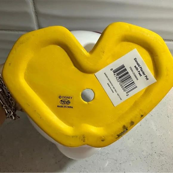 Disney Donald Duck 5.5” Planter Pot with Feet NEW - Picture 5 of 10